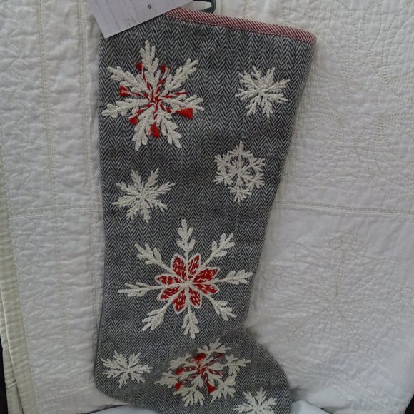 Luxe Habitat 22" Grey Snowflake Christmas Stocking - Picture 2 of 3